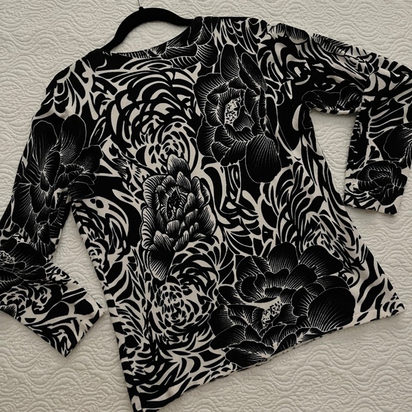 Pierri New York Floral Beaded Cardigan Sweater - Picture 4 of 15